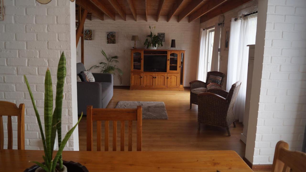 White Lily Villa Монтегю Екстериор снимка